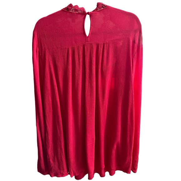 Torrid size 1(1X) pink lace appliqué feminine Boho keyhole back long sleeve top - Picture 3 of 8